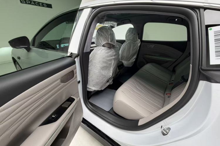 Used Geely Galaxy 8 2025 130km EM-P Starship Edition Interior 3