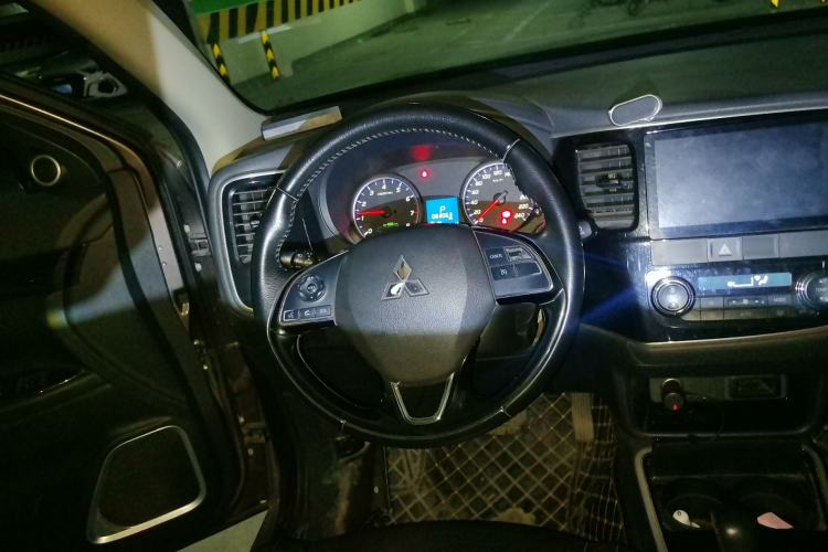 Used Mitsubishi Outlander 2018 2.0L Two-Wheel Drive Glory Edition 5 Seats