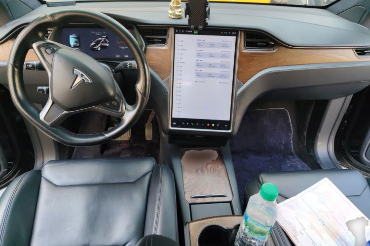 Used Tesla Model X 2016 X 75D Center Console