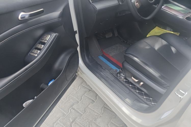 Used Baojun Yunhai 2024 140km Plug-in Hybrid Version Driver Seat