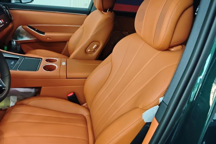 Used Hima AITO M8 2025 Extended-Range Max+ Version 53.4 kWh 5-Seater Edition Left Front Seat