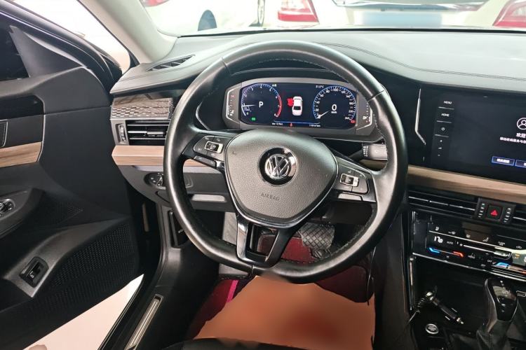 Used Volkswagen Passat 2020 330TSI Luxury Edition China VI Steering Wheel
