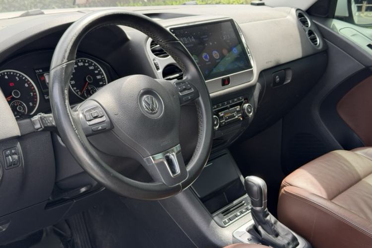 Used Volkswagen Tiguan 2015 2.0 TSI Comfort Edition Interior 2