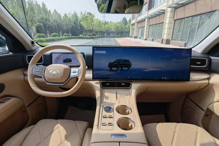 Used Chery T11 2026 Model 220 All-Wheel Drive Family Fun Edition
