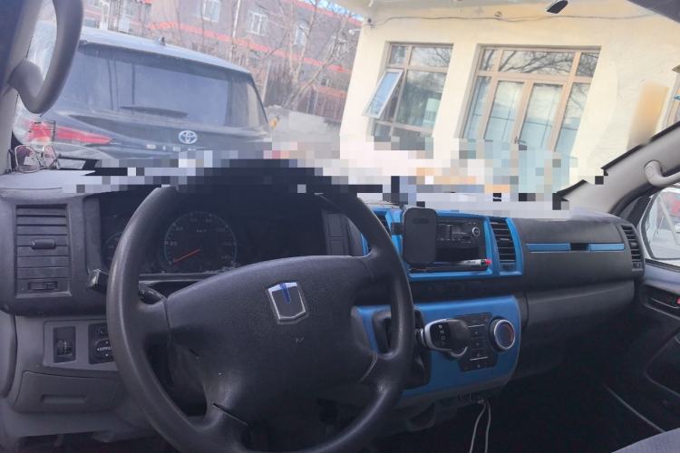 Used Farizon Xingxiang E6 2020 Van with High Roof 1365kg Payload Capacity Equipped with CATL's High-Energy Battery