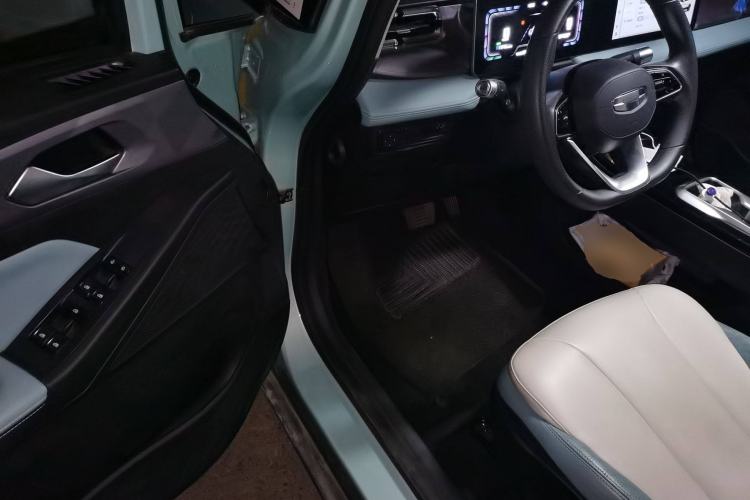 Used Geometry E Firefly 2024 401km Starlight
