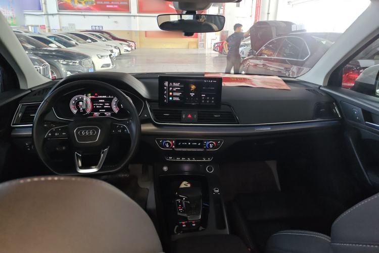 Used Audi Q5L 2022 40T Luxury Dynamic Model Center Console