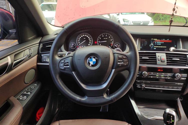 Used BMW X4 2014 xDrive28i Leading Model Steering Wheel