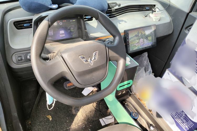 Used Wuling Hongguang MINIEV 2020 Enjoyment Model Lithium Iron Phosphate Steering Wheel