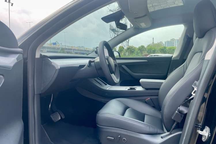 Used Tesla Model Y 2023 Rear-Wheel-Drive Version