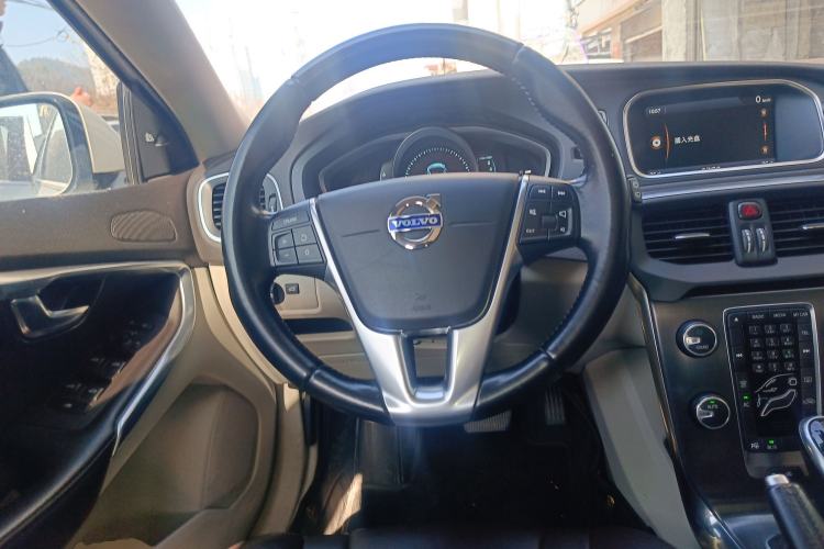 Used Volvo V40 2014 2.0T Zhiya Edition