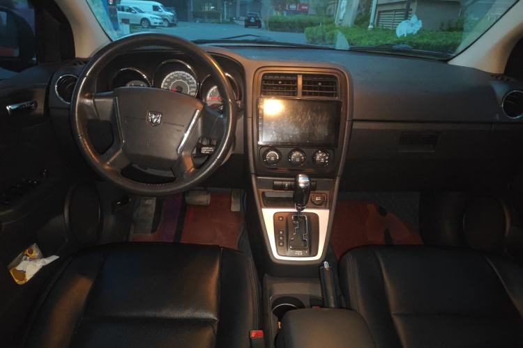 Used Dodge Caliber 2011 2.0 SXT Classic Edition Center Console