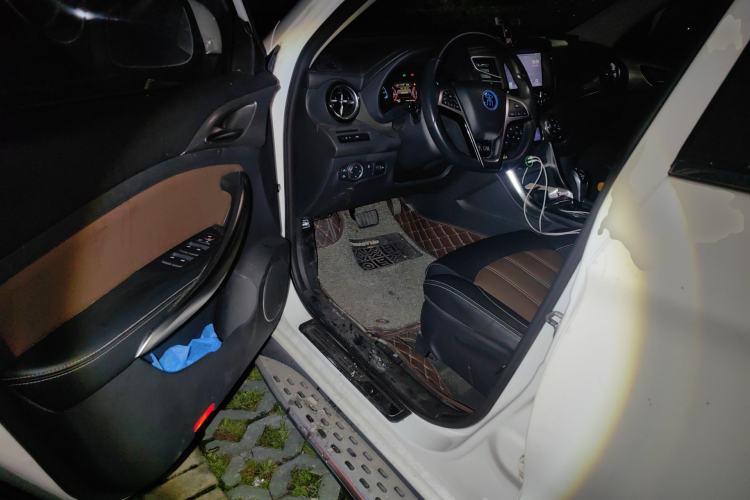 Used BYD Song New Energy 2017 Song DM 1.5TID All-Wheel Drive Luxury Model Driver Seat