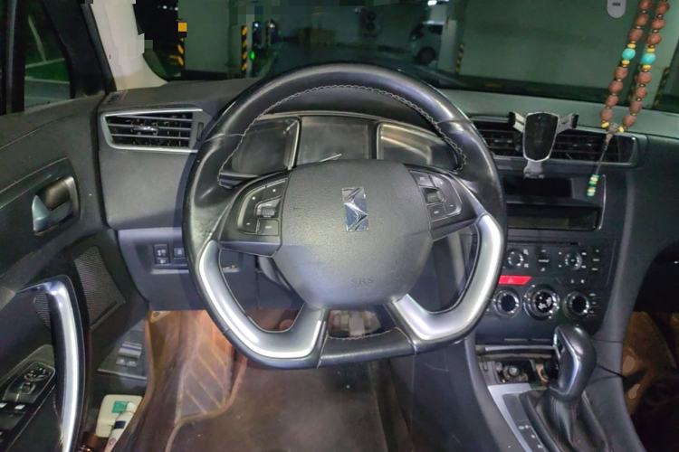 Used DS 5LS 2014 1.8L Elegant Edition VTi140
