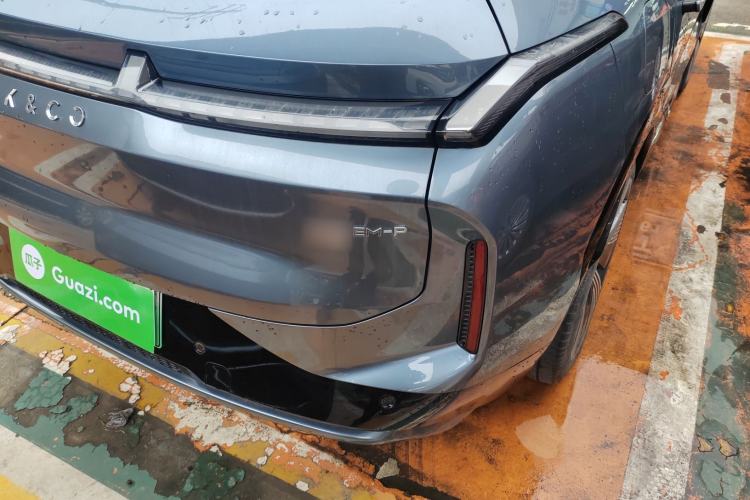 Used Lynk & Co 08 EM-P 2025 220 km All-Wheel-Drive Performance Halo