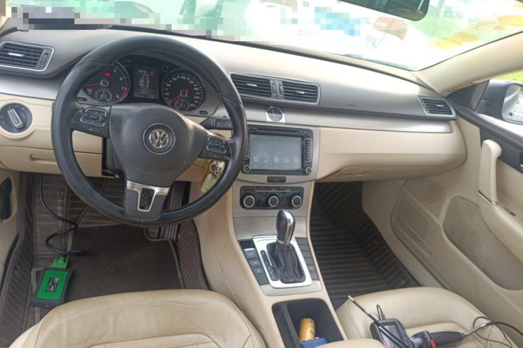 Used Volkswagen Magotan 2012 Revised Version 1.8TSI Leading Edition Center Console