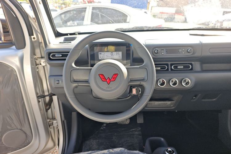 Used Wuling Zhiguang New Energy 2025 Standard Model Steering Wheel
