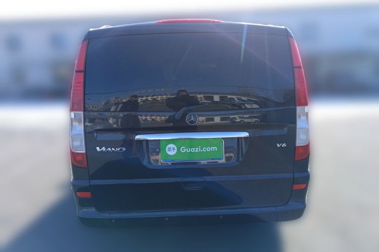 Used Mercedes-Benz Viano 2011 2.5L Prestige Edition
