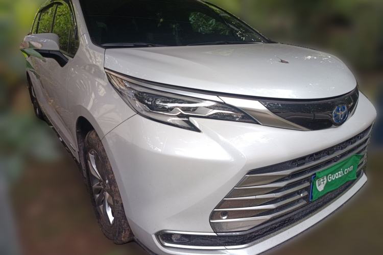 Used Toyota SIENNA 2021 2.5L Hybrid Platinum Edition
