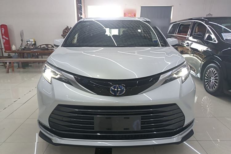 Used Toyota SIENNA 2021 2.5L Hybrid Ultimate Edition Front