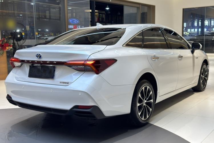 Used Toyota Avalon 2023 Dual-Engine 2.5L Luxury Edition Exterior 9