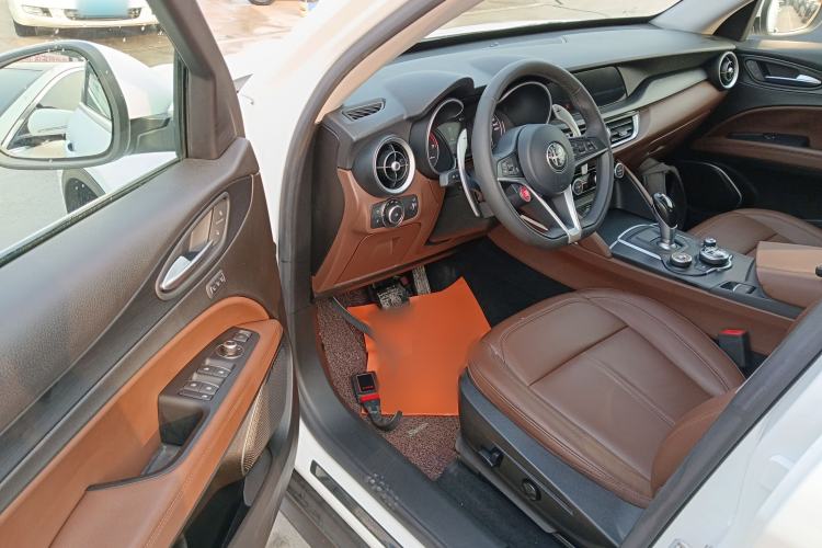 Used Alfa Romeo Stelvio 2017 2.0T 200HP Luxury Edition