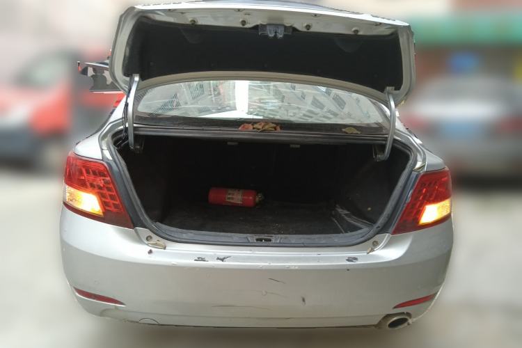 Used Zotye Z300 2014 1.6L Drive-Value Edition Automatic Elite Model Trunk