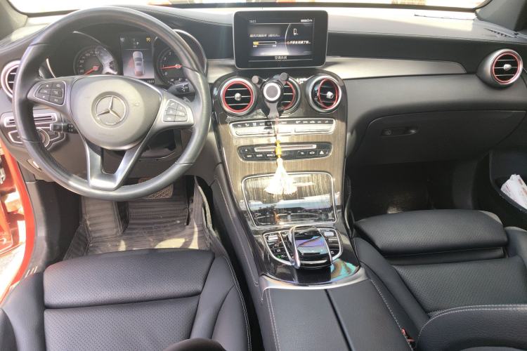 Used Mercedes-Benz GLC Coupe 2019 GLC 200 4MATIC Coupe SUV Center Console