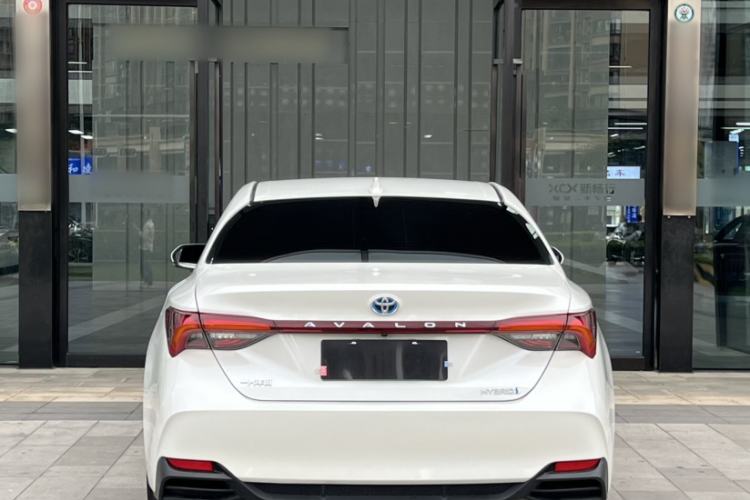 Used Toyota Avalon 2019 Dual-Engine 2.5L Luxury Edition China VI Standard
