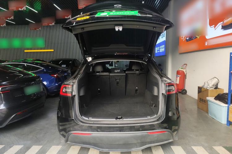 Used Tesla Model Y 2023 Rear-Wheel-Drive Version
