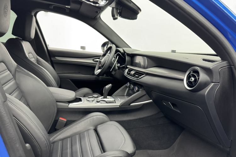 Used Alfa Romeo Stelvio 2022 2.0T 280HP Veloce Track Edition