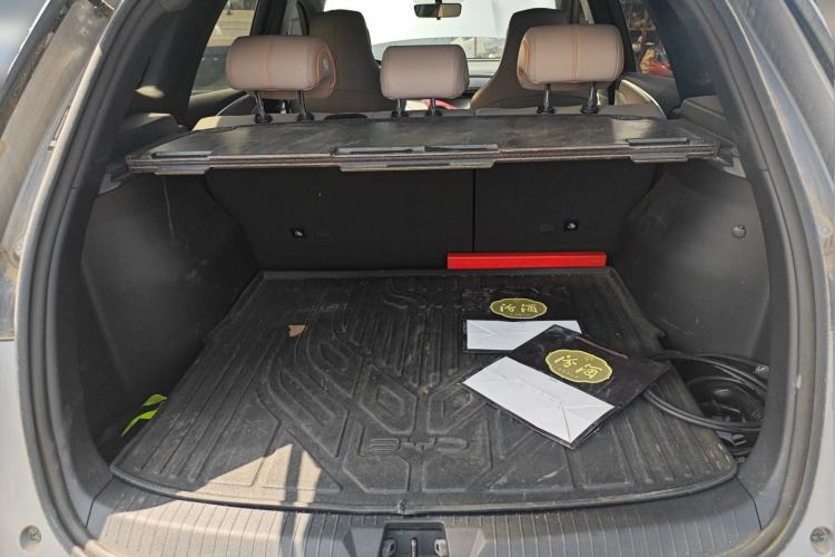 Used BYD Song Pro New Energy 2024 HONOR Edition DM-i 71KM Navigation Model
