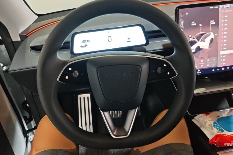 Used Tesla Model Y 2025 Long-Range All-Wheel-Drive Version