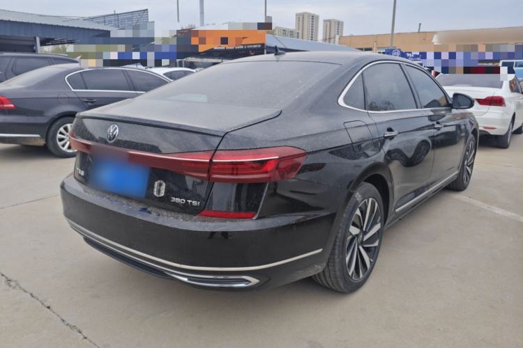 Used Volkswagen Passat 2025 Outstanding Model 380TSI Dragon Glory Edition
