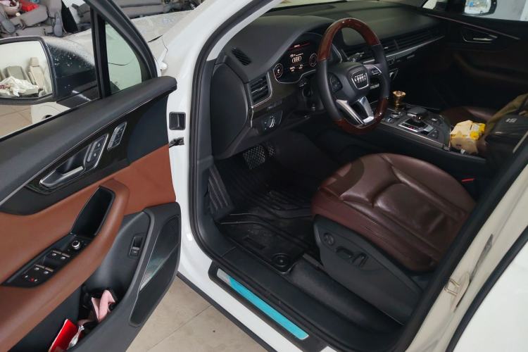 Used Audi Q7 2016 45 TFSI Technology Edition Driver Seat