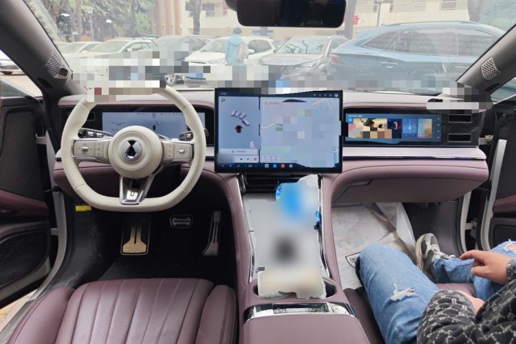 Used Denza Z9GT 2024 1100 Four-Wheel Drive Max Edition Center Console