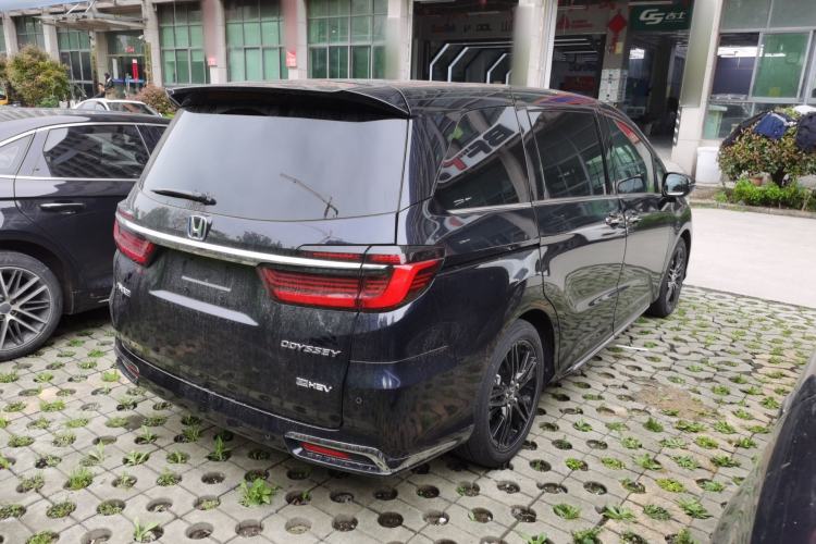 Used Honda Odyssey 2024 2.0L eHEV Sharp·Luxury Edition Rear Right 45 Deg