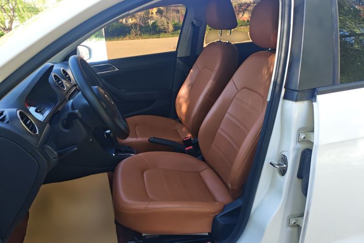 Used Volkswagen Jetta 2015 1.6L Automatic Fashion Model Left Front Seat