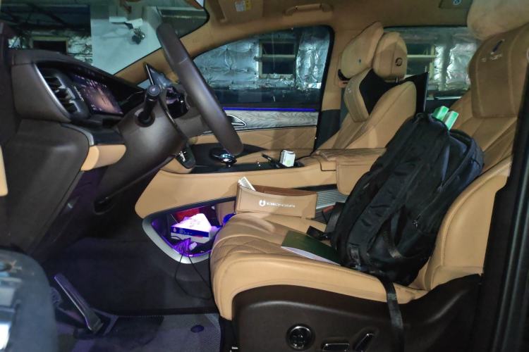 Used Denza D9 2025 DM-i Intelligent Drive 1020 Four-Wheel Drive Prestige Model