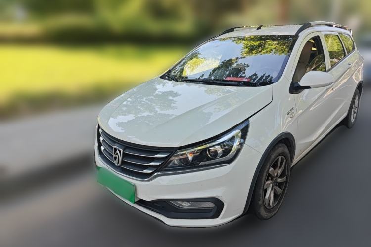 Used Baojun 310W 2017 1.5L Manual Comfort Version China V Guazi used car, China used car export, Used car for sale, Used cars, Cheapest cars for sale