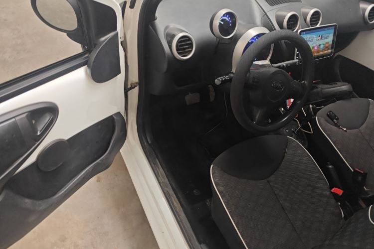 Used BYD F0 2015 1.0L AMT XuanKu Model Interior 3