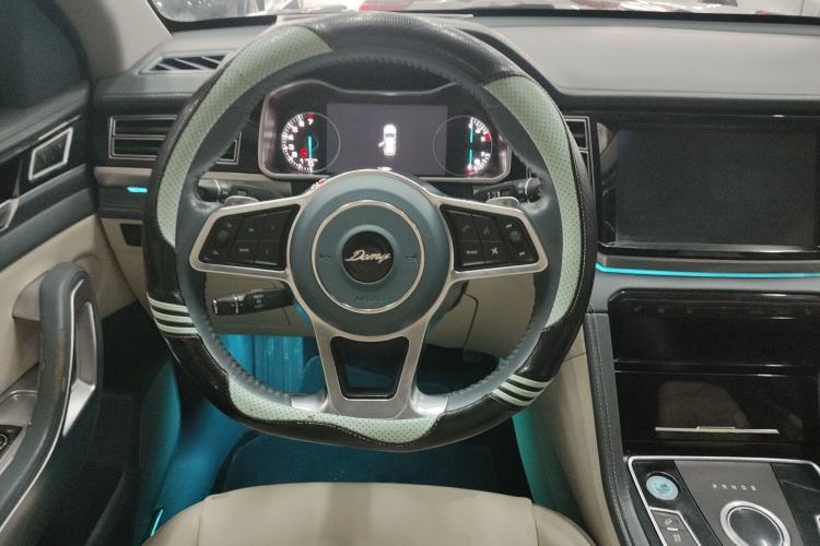 Used Zotye Domy X7 2017 Upgraded Edition 2.0T DCT Huangshan Model 7 Seats Steering Wheel