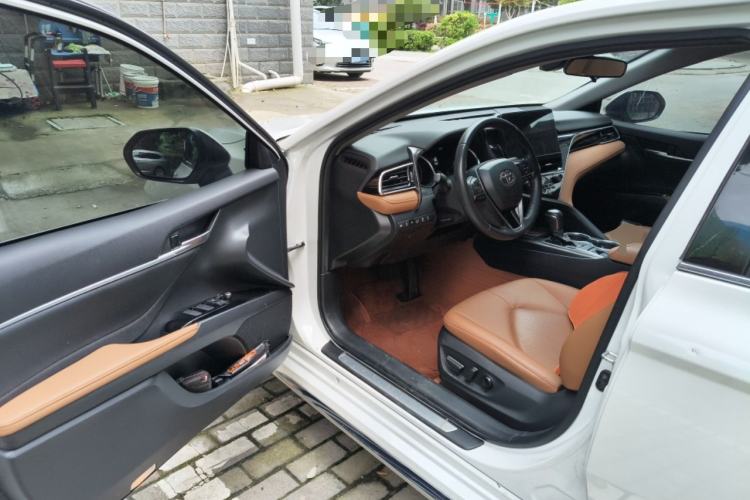 Used Toyota Camry 2023 2.0G Luxury Edition
