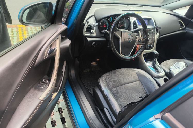Used Buick GT 2010 XT 1.6L Automatic Fashion Edition