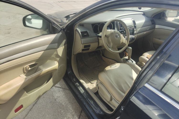 Used Nissan Sylphy 2012 Classic 1.6XE Automatic Comfort Edition Driver Seat