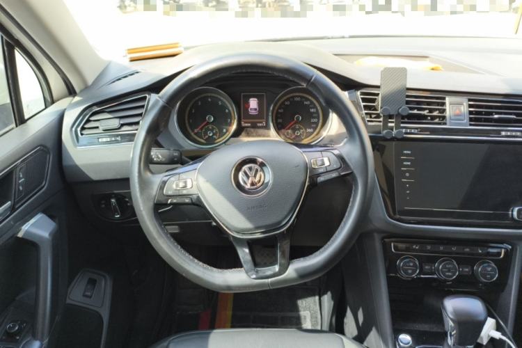 Used Volkswagen Tiguan L 2019 330TSI Automatic Two-Wheel Drive Smart Luxury Version China VI Standard Steering Wheel