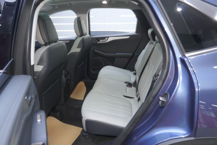 Used Ford Escape 2024 EcoBoost 245 Two-Wheel-Drive Titanium Edition
