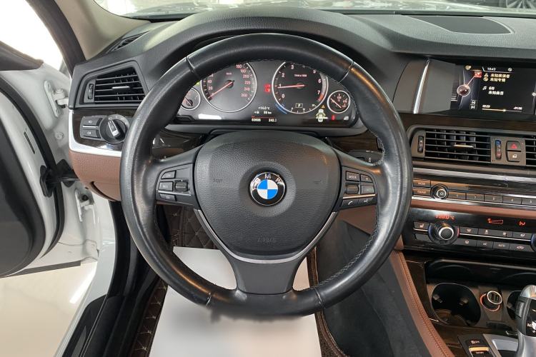 Used BMW 5 Series 2017 525Li Leading Model Steering Wheel