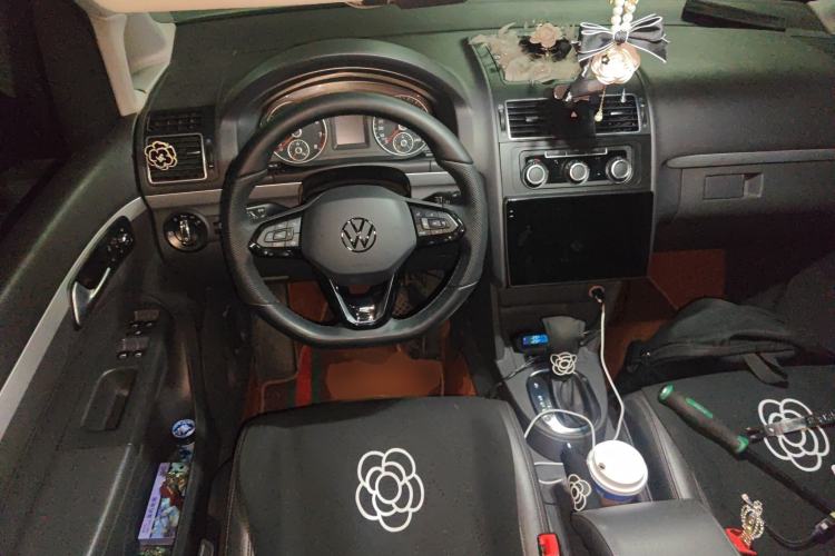 Used Volkswagen Touran 2015 1.4T DSG Comfort Edition 5 Seats