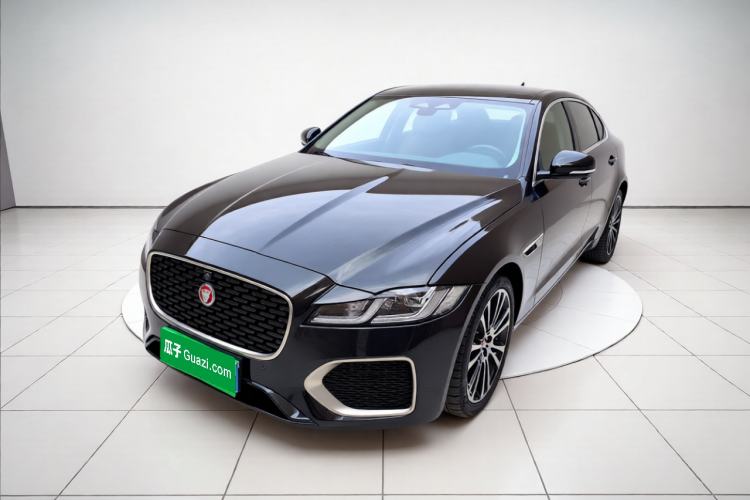 Used Jaguar XFL 2025 Model—2.0T P250, Two-Wheel Drive, Premium Luxury Edition